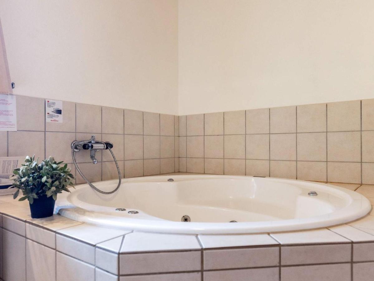 8 Person Holiday Home In Fåborg Kültér fotó